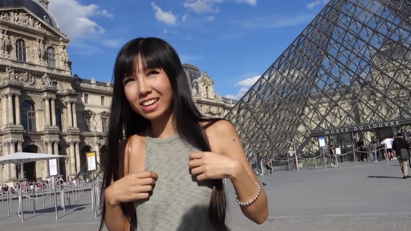 Cover 4 Public Flashing in Crowded Paris! - Full HD/MP4