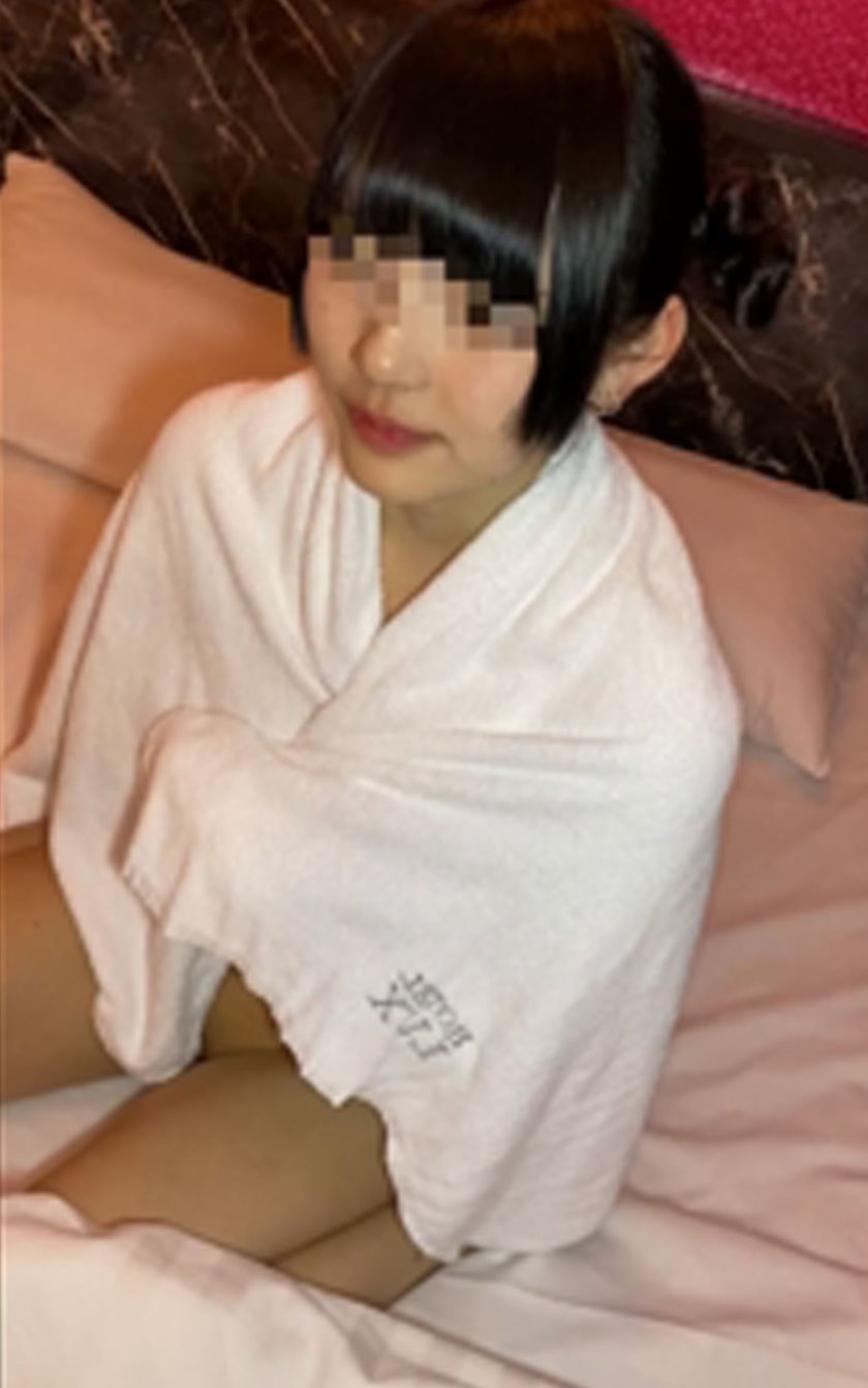 Cover 2 かなりスタイルのいい若い子です。かわいい声とかわいい体を持つ美女 - Full HD/MP4