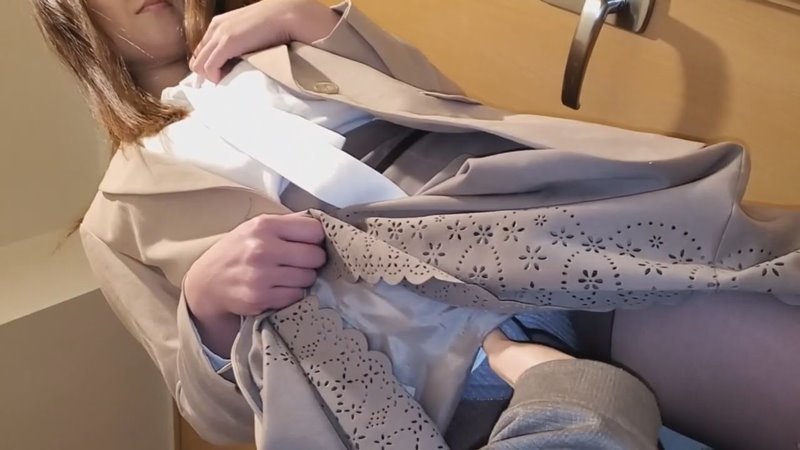 Cover 2 えぽす。 - 【個人】非常勤講師の高身長な奥さんが娘のいる自宅で声を押し殺して他人棒に犯される - HD/MP4